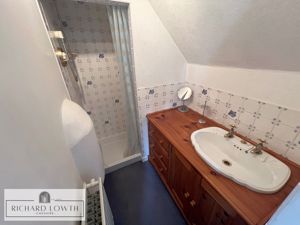 Ensuite Shower/WC- click for photo gallery